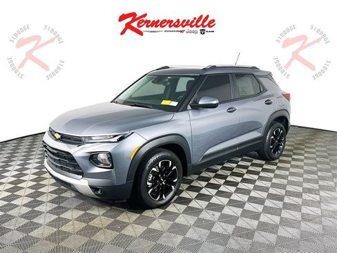 Used 2022 Chevrolet TrailBlazer LT image 3