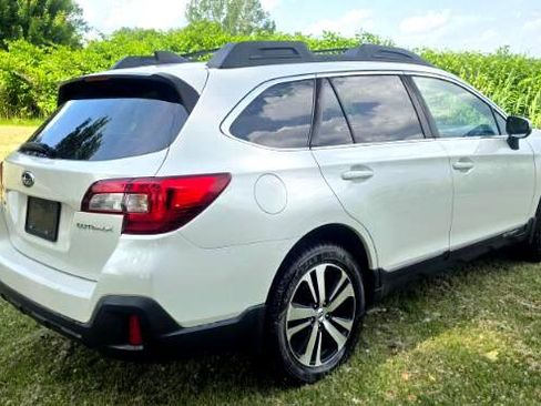 Used 2018 Subaru Outback 2.5i Limited image 14