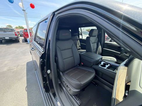 New 2026 Chevrolet Suburban High Country AWD/4WD image 32