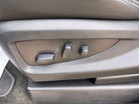 Used 2018 GMC Yukon Denali w/ Denali Ultimate Package image 16