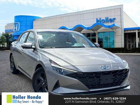 Used 2023 Hyundai Elantra SEL FWD image 1