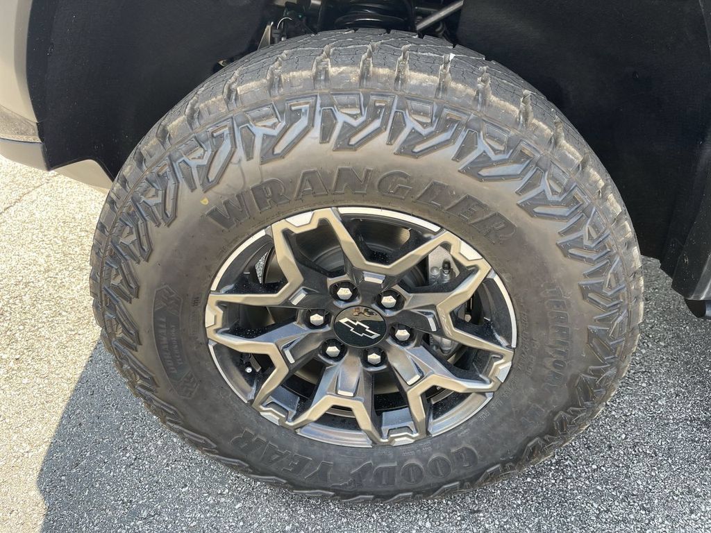 New 2026 Chevrolet Colorado ZR2 AWD/4WD image 10