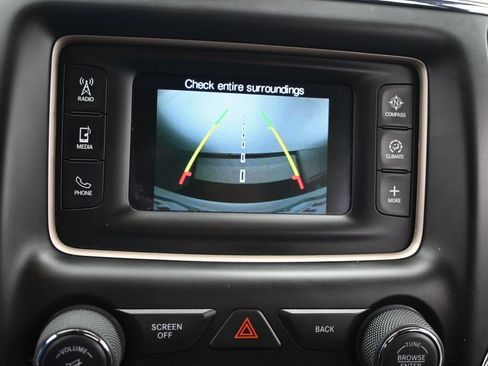 Used 2017 Jeep Grand Cherokee Laredo AWD/4WD image 15