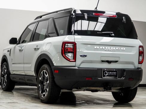 Used 2021 Ford Bronco Sport Outer Banks image 10