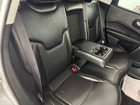 Used 2019 Jeep Compass Limited image 37