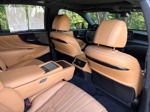 Used 2021 Lexus LS 500 AWD w/ Luxury Package image 11