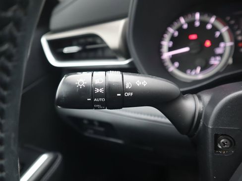 Used 2023 Toyota Highlander L image 22