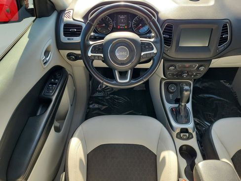 Used 2019 Jeep Compass Latitude image 16