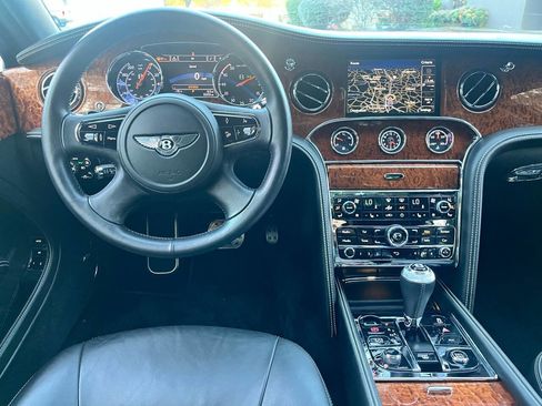 Used 2014 Bentley Mulsanne image 31