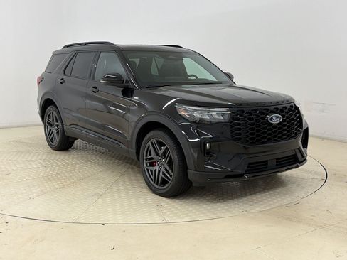Certified 2025 Ford Explorer ST-Line w/ Premium Package AWD/4WD image 7