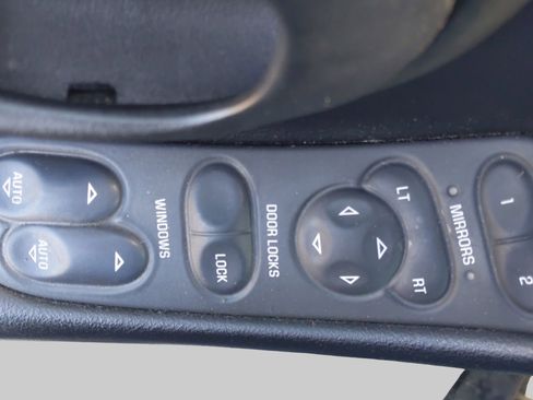 Used 1998 Chevrolet Corvette Coupe w/ Performance Handling Pkg image 17