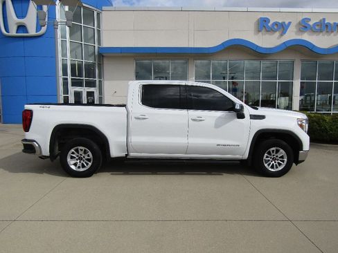 Used 2022 GMC Sierra 1500 SLE image 4