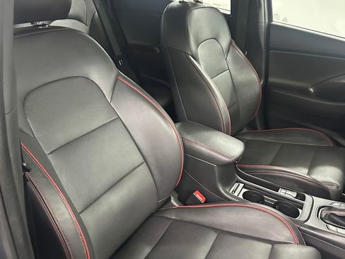 Used 2018 Hyundai Elantra GT Sport w/ Sport Tech Package 04 image 34