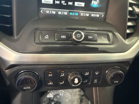 Used 2017 GMC Acadia SLE FWD image 30