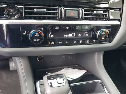 New 2025 Nissan Pathfinder SL image 17