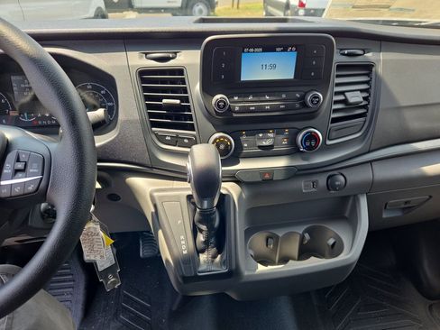 New 2024 Ford Transit 250 148 Medium Roof image 32