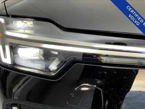 Certified 2025 Volvo XC90 B6 Plus image 38