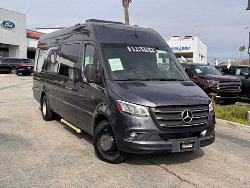Used 2020 Mercedes-Benz Sprinter 4500 image 2