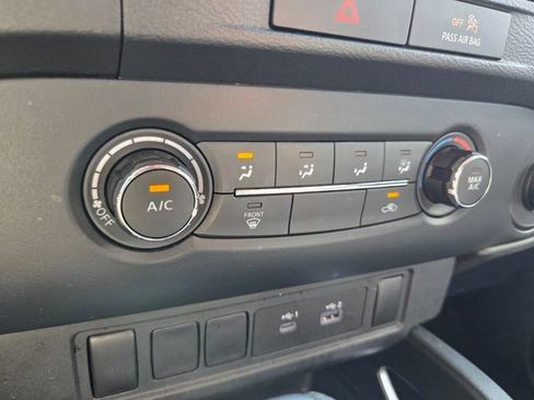 Used 2022 Nissan Frontier SV AWD/4WD image 23