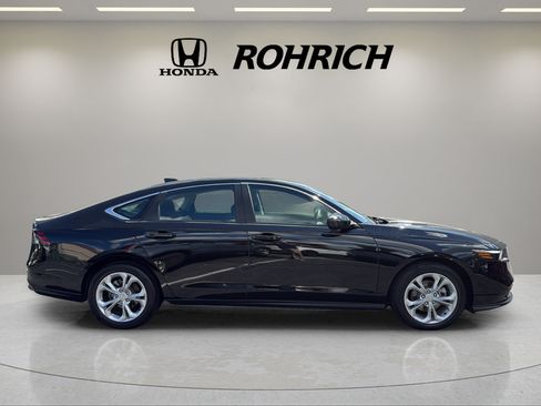 Used 2023 Honda Accord LX image 5