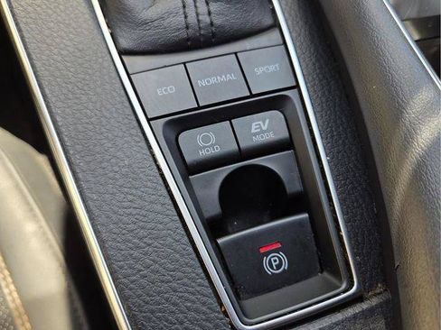Used 2019 Toyota Avalon XSE FWD image 25