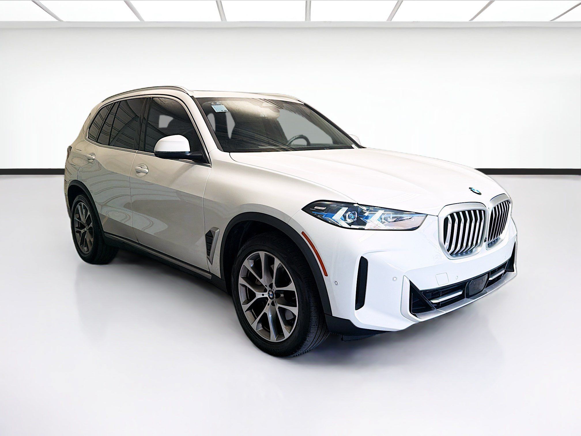 Used 2024 BMW X5 sDrive40i w/ Premium Package RWD image 3
