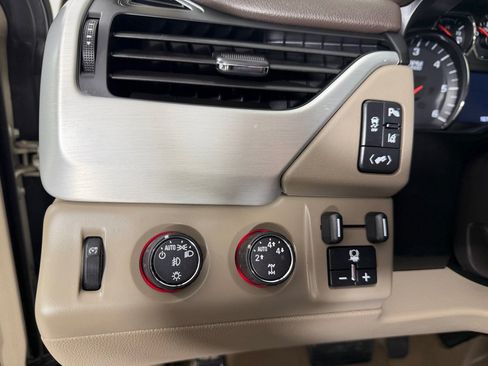 Used 2015 GMC Yukon XL SLE w/ Convenience Package AWD/4WD image 11