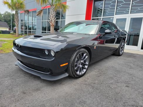Used 2023 Dodge Challenger R/T Scat Pack RWD image 1