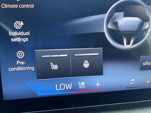 Certified 2025 BMW 430i xDrive Convertible image 18