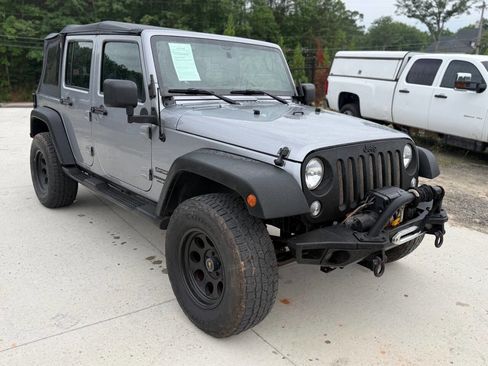 Used 2015 Jeep Wrangler Unlimited Sport w/ Connectivity Group AWD/4WD image 6