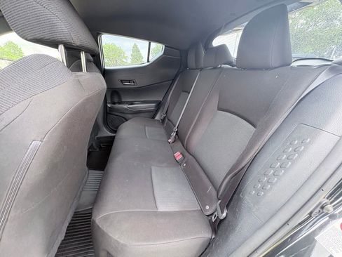 Used 2019 Toyota C-HR XLE FWD image 7