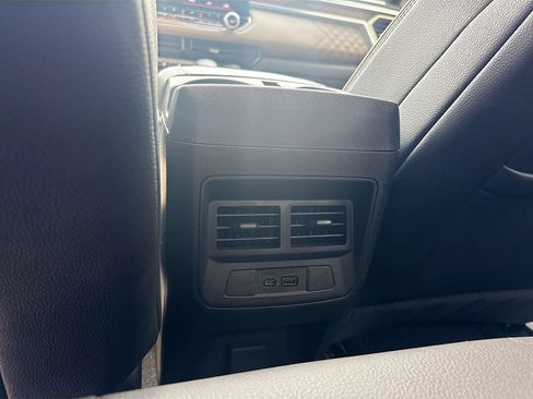 Used 2025 GMC Canyon Denali AWD/4WD image 27