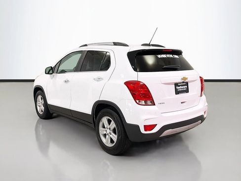 Used 2020 Chevrolet Trax LT w/ Sun & Sound Package FWD image 17
