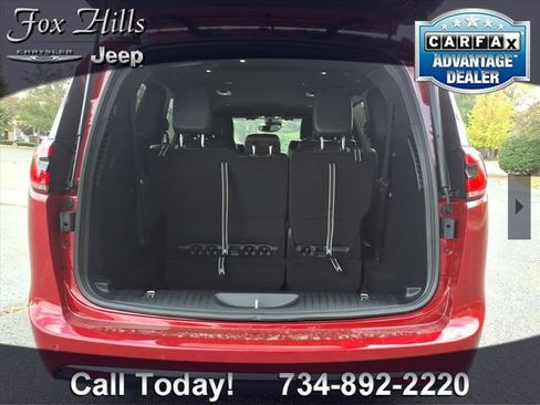 New 2026 Chrysler Pacifica Select image 10