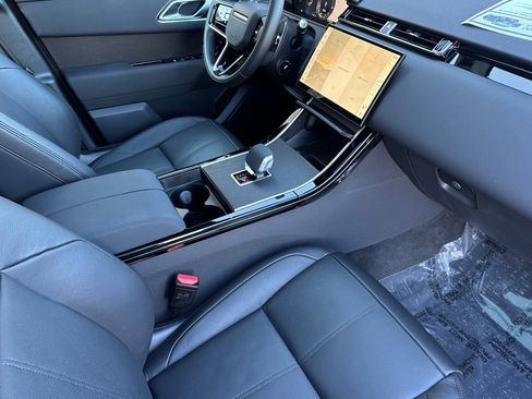 Certified 2025 Land Rover Range Rover Velar Dynamic SE image 17