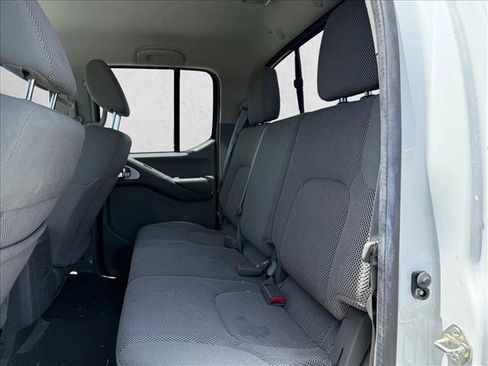 Used 2016 Nissan Frontier SV RWD image 15