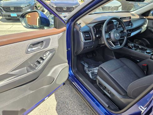 Used 2023 Nissan Rogue SV AWD/4WD image 19