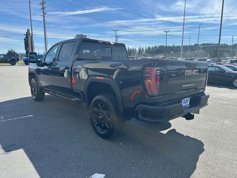 Used 2024 GMC Sierra 3500 AT4 w/ AT4 Premium Plus Package AWD/4WD image 4