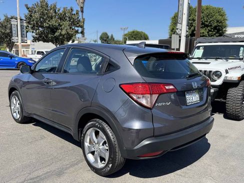 Used 2018 Honda HR-V LX image 2