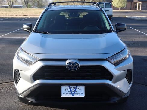 Used 2021 Toyota RAV4 LE w/ Carpet Mat Package (TMS) AWD/4WD image 12