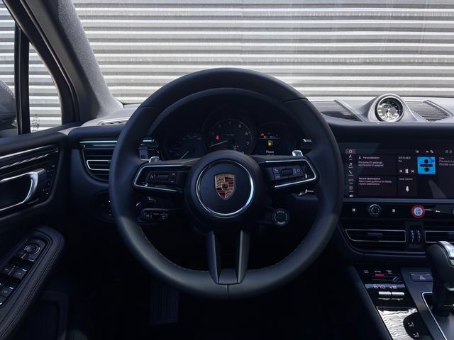 Certified 2026 Porsche Macan AWD/4WD image 14