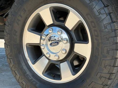 Used 2011 Ford F250 Lariat w/ Lariat Interior Pkg AWD/4WD image 12