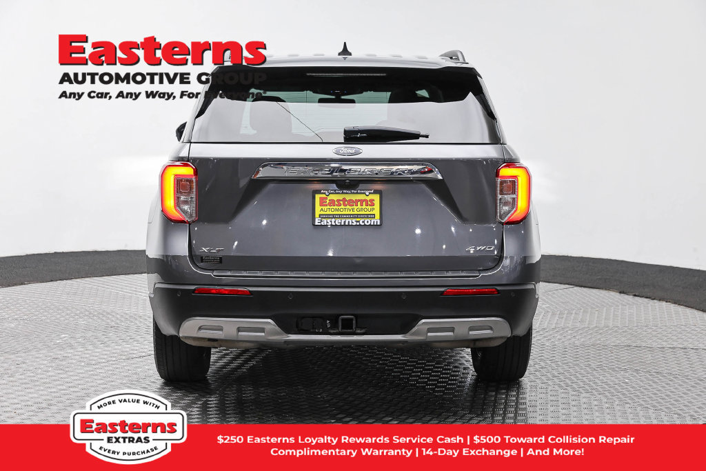 Used 2024 Ford Explorer XLT w/ Equipment Group 202A AWD/4WD image 7