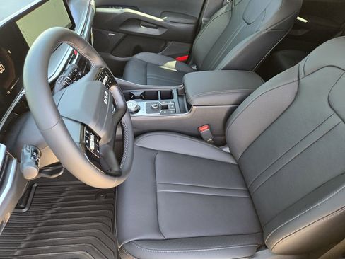New 2026 Kia Sorento EX FWD image 10