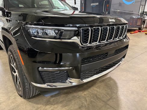 Certified 2025 Jeep Grand Cherokee L Limited AWD/4WD image 2
