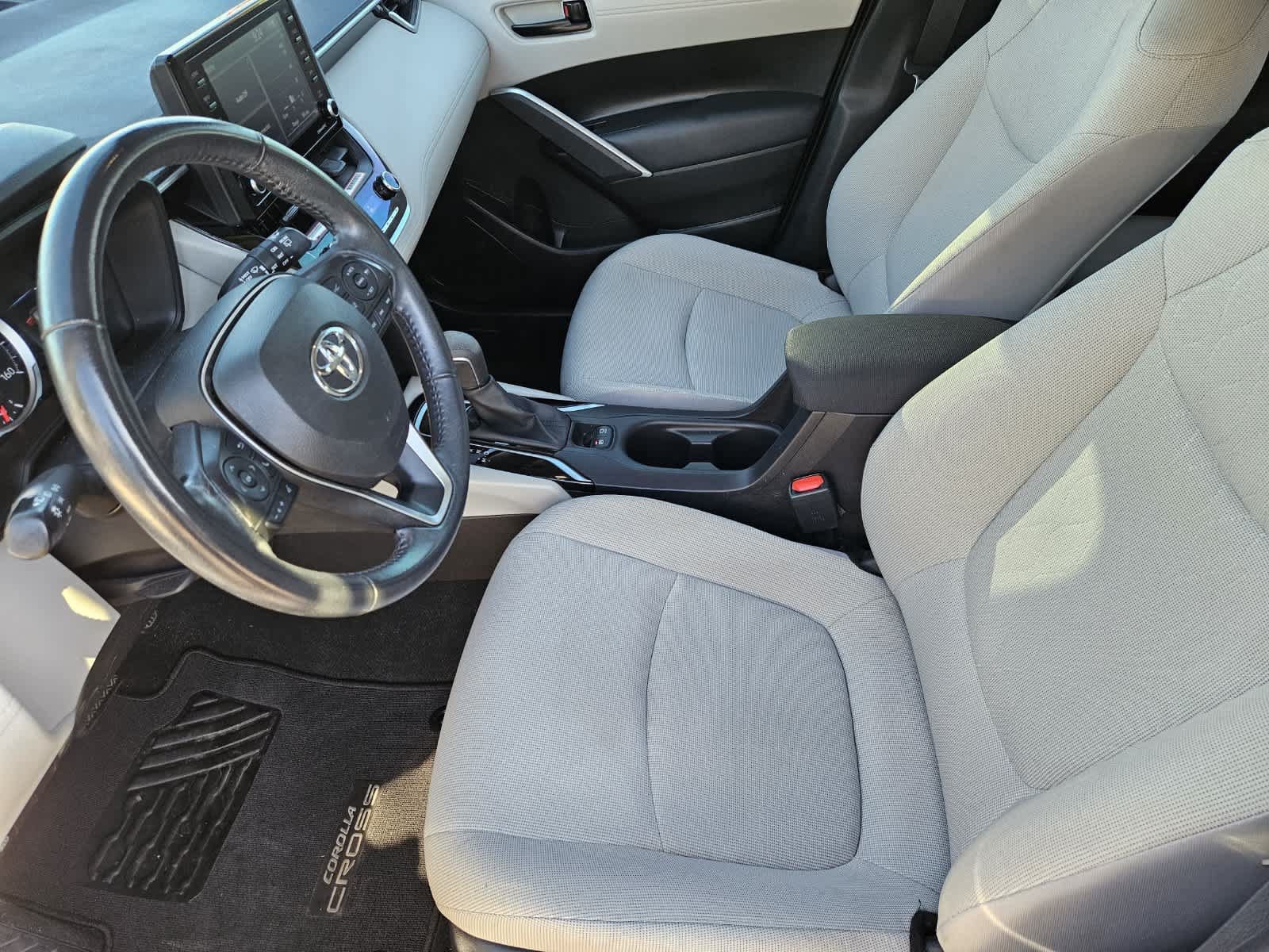 Used 2022 Toyota Corolla Cross LE FWD image 15