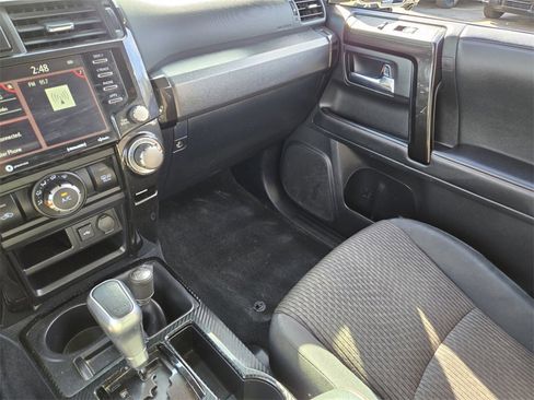 Used 2020 Toyota 4Runner TRD Off-Road image 27