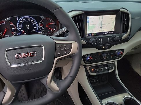 Used 2024 GMC Terrain Denali w/ Denali Premium Package image 25