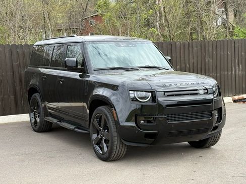 New 2026 Land Rover Defender 130 X-Dynamic SE AWD/4WD image 8