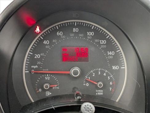 Used 2009 Volkswagen Beetle S image 9
